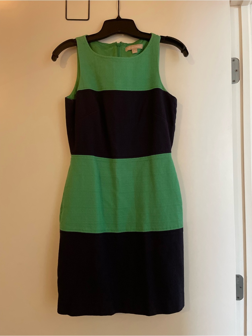 Sleeveless Green and Navy Colorblock Sheath Dress